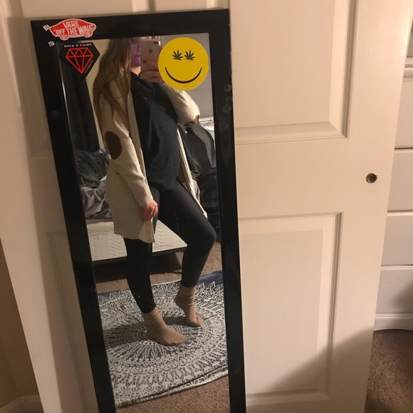 Francesca's Collections Sweaters - francesca’s cardigan 💘